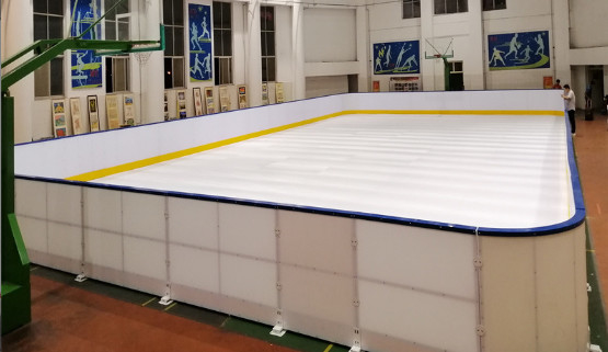 Làm ở Trung Quốc tầng hầm sân trượt băng sân chơi bóng đá bờ biển đến bờ biển Đồ chơi thể thao tổng hợp UHMWPE Bảng Ice Rink Cho thuê